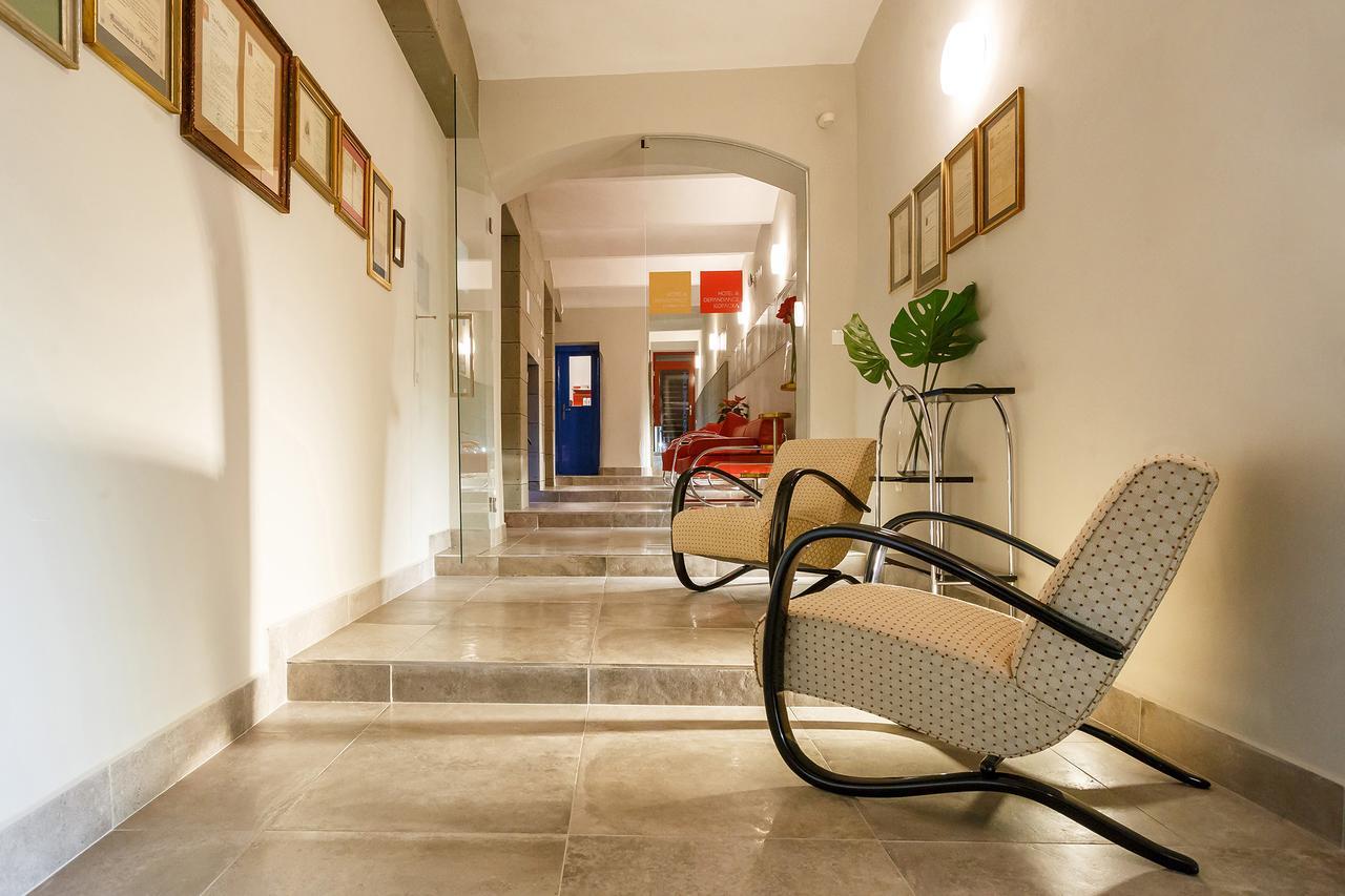 Hotel & Depandance Kopacka Lanskroun Ngoại thất bức ảnh